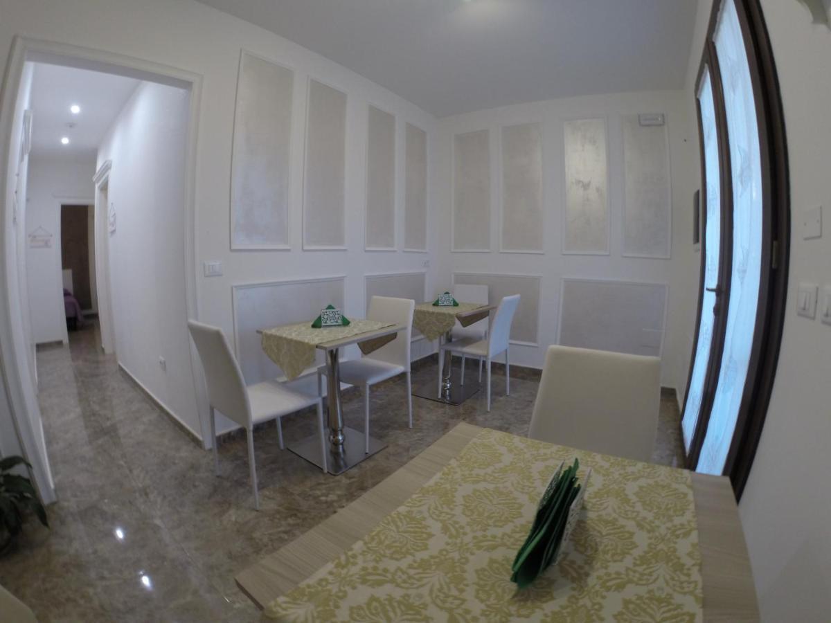 B&B Nonna Teresa Taurisano ภายนอก รูปภาพ