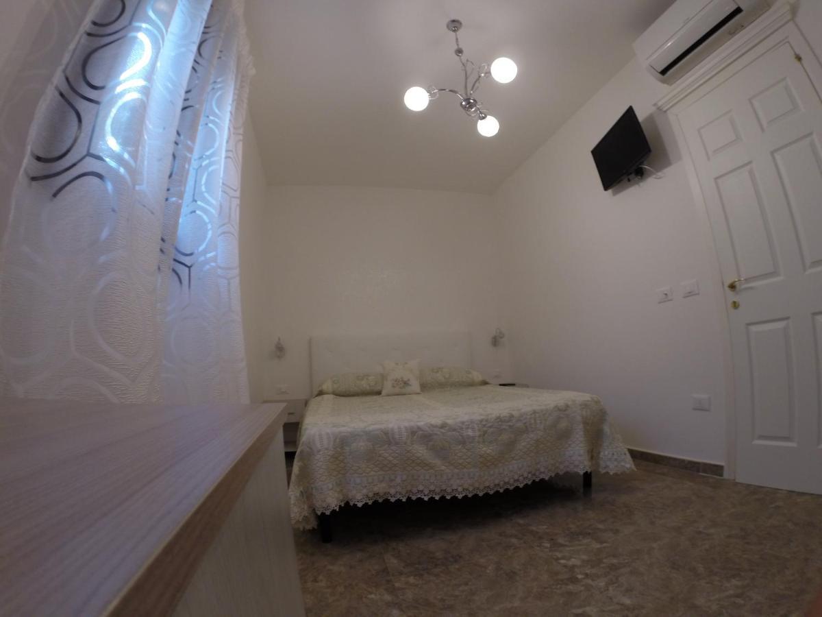 B&B Nonna Teresa Taurisano ภายนอก รูปภาพ